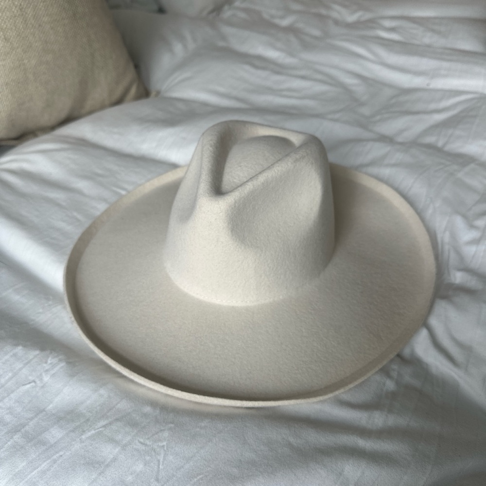 COPY - Lack of color hat Meloivory. The melodic fedora. Color is ivory. 55cm si…